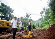 Bupati Pesawaran Tinjau Lokasi Banjir dan Longsor di Teluk Pandan