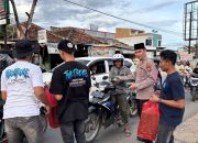 Polres Pringsewu dan Komunitas 2Stroke Gelar Aksi Sosial Berbagi Takjil