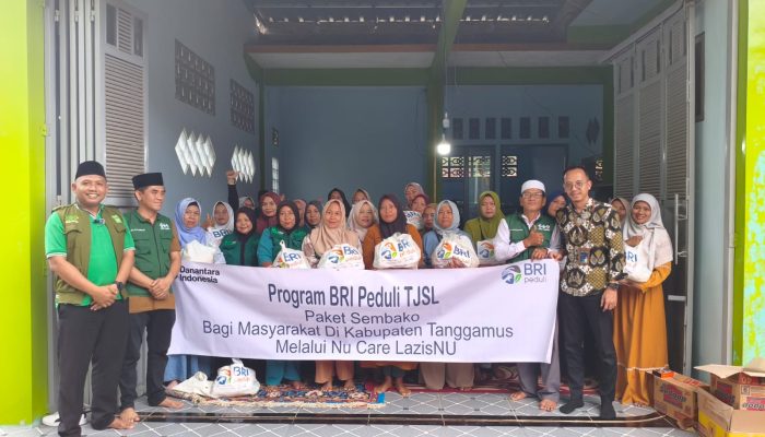 BRI Kanca Teluk Betung Salurkan Paket Sembako untuk Masyarakat Tanggamus Lewat NU Care LazisNU