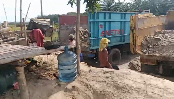 Diduga Tambang Pasir Ilegal  Telah 7 Tahun Beroperasi  Terang-terangan di Tulang Bawang