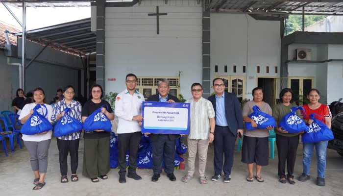 BRI Peduli TJSL Berbagi Kasih Bersama BRI Salurkan 500 Paket Sembako untuk Umat Kristiani di Bandar Lampung