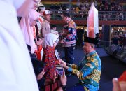 Pemkab Lampung Barat Salurkan Program Seragam Sekolah Gratis