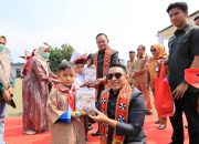 Produksi Kopi Batu Brak Turun hingga 60 Persen, Pemkab Lampung Barat Bagikan Seragam Gratis untuk Pelajar