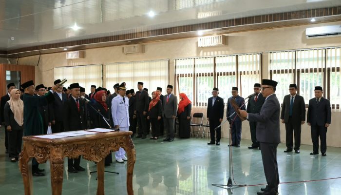 Bupati Parosil, Lantik 20 Pejabat Sterategis Ini Daftar Namanya